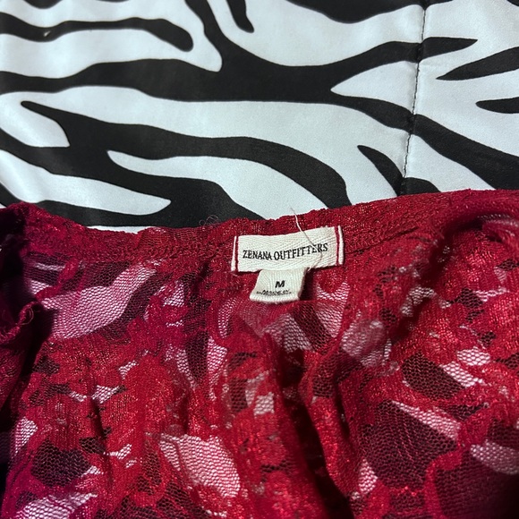 Mesh top. - Picture 2 of 2